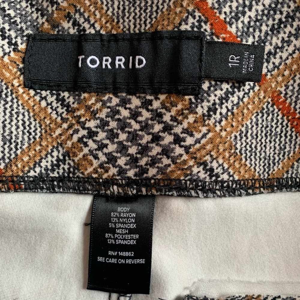 Torrid Ponte Pocket Pixie Flare Bootcut Pull-On P… - image 4